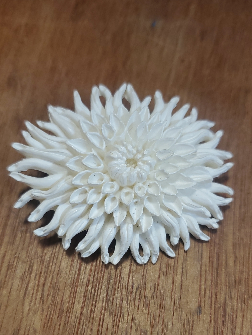 Vintage White Floral Chrysanthemum Brooch Pin Celluloid?